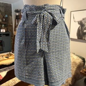 Lightweight summer shorts, Max studio waist with belted tie